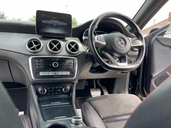 Mercedes-Benz CLA 2.1 CLA220d AMG Line Coupe 7G-DCT Euro 6 (s/s) 4dr