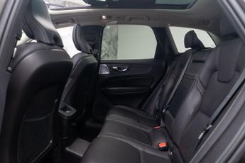 Volvo XC60 2.0h T8 Twin Engine 10.4kWh Inscription Pro Auto AWD Euro 6 (s/s