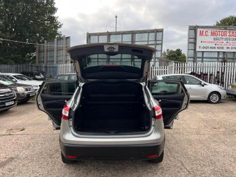 Nissan Qashqai 1.6 dCi Tekna XTRON 2WD Euro 6 (s/s) 5dr