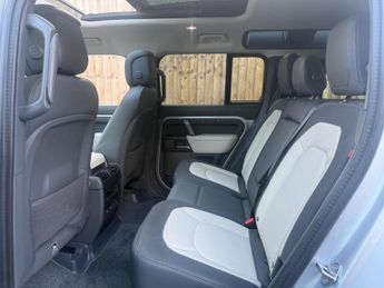 Land Rover Defender 110 3.0 D250 MHEV X-Dynamic HSE Auto 4WD Euro 6 (s/s) 5dr