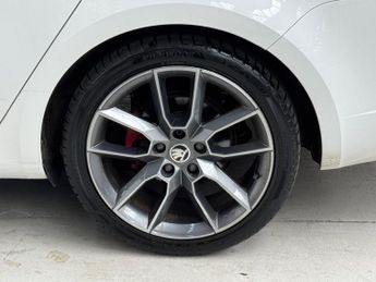 Skoda Octavia 2.0 TDI vRS DSG Euro 6 (s/s) 5dr (SNav)
