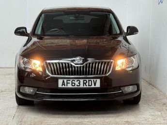 Skoda Superb 2.0 TDI SE DSG 4WD Euro 5 (s/s) 5dr