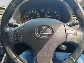 Lexus IS 2.2 220TD 4dr