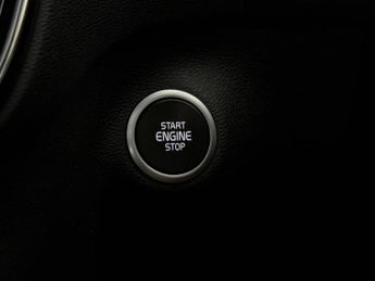 Volvo XC40 2.0 B5 MHEV R-Design Pro Auto AWD Euro 6 (s/s) 5dr