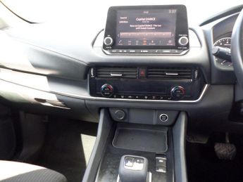Nissan Qashqai 1.3 DIG-T MHEV Acenta Premium XTRON Euro 6 (s/s) 5dr