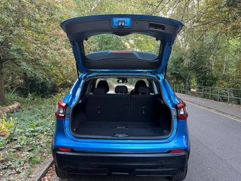 Nissan Qashqai 1.2 DIG-T Acenta XTRON Euro 6 (s/s) 5dr