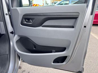 Toyota PROACE Verso 1.5D Medium MPV MWB Euro 6 (s/s) 6dr (9 Seat)
