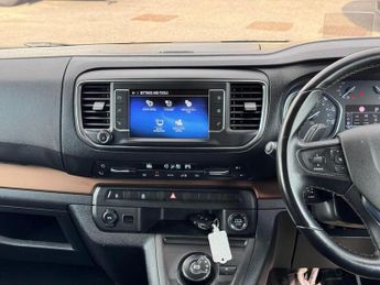 TOYOTA PROACE VERSO 2.0D Family Medium MPV 5dr Diesel Auto MWB Euro 6 (s/s) (8 Seat)