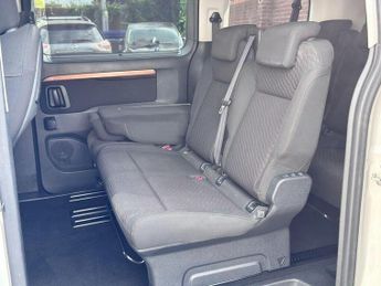 TOYOTA PROACE VERSO 2.0D Family Medium MPV 5dr Diesel Auto MWB Euro 6 (s/s) (8 Seat)