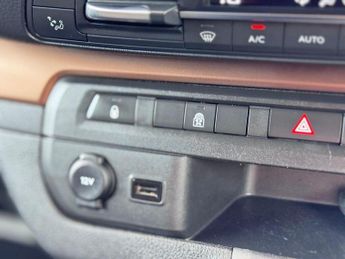 TOYOTA PROACE VERSO 2.0D Family Medium MPV 5dr Diesel Auto MWB Euro 6 (s/s) (8 Seat)