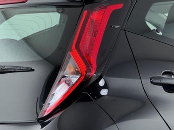 Toyota AYGO 1.0 VVT-i x-play x-shift Euro 6 5dr (Safety Sense)