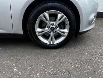 Ford Focus 1.6 Zetec Powershift Euro 5 5dr