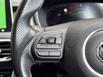 MG MG HS 1.5 T-GDI 16.6kWh SE Auto Euro 6 (s/s) 5dr