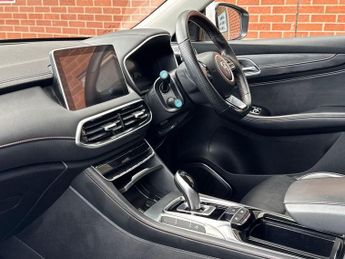 MG MG HS 1.5 T-GDI 16.6kWh SE Auto Euro 6 (s/s) 5dr
