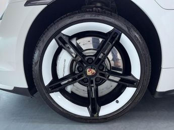 Porsche Taycan Performance Plus 93.4kWh Turbo Saloon 4dr Electric Auto 4WD (680