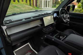 Land Rover Defender 110 2.0 SD4 SE Auto 4WD Euro 6 (s/s) 5dr