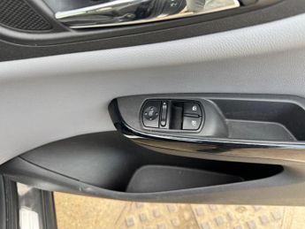 Vauxhall Corsa 1.4i SE Auto Euro 6 3dr