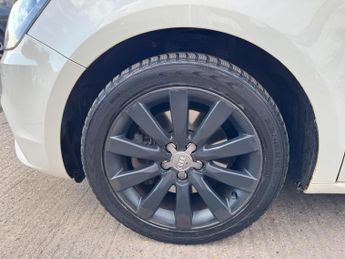 Audi A1 1.4 TFSI Sport Sportback S Tronic Euro 5 (s/s) 5dr