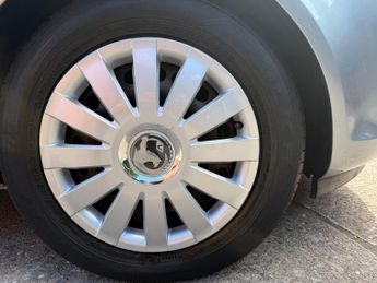 Vauxhall Corsa 1.4i 16v Club 5dr