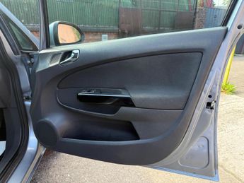 Vauxhall Corsa 1.4i 16v Club 5dr