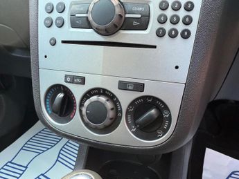 Vauxhall Corsa 1.4i 16v Club 5dr