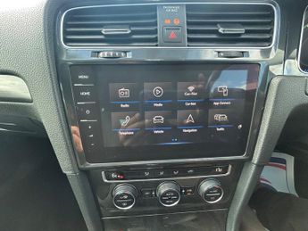 Volkswagen e-Golf 35.8kWh e-Golf Auto 5dr
