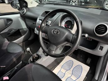 Toyota AYGO 1.0 VVT-i Platinum Euro 4 5dr