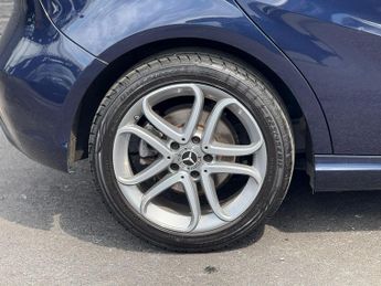 Mercedes-Benz A Class 2.1 A200d Sport Edition Plus 7G-DCT Euro 6 (s/s) 5dr