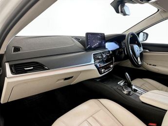 BMW 5 Series 2.0 520d MHT SE Touring Steptronic xDrive Euro 6 (s/s) 5dr