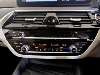 BMW 5 Series 2.0 520d MHT SE Touring Steptronic xDrive Euro 6 (s/s) 5dr