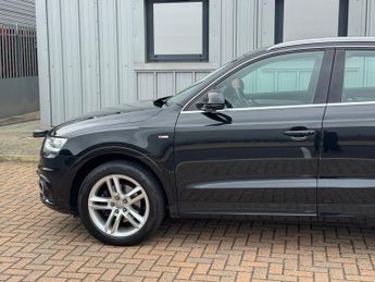 Audi Q3 2.0 TFSI S line S Tronic quattro Euro 5 (s/s) 5dr