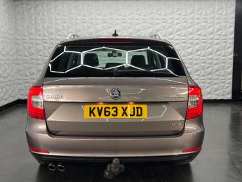 Skoda Superb 2.0 TDI Elegance DSG 4WD Euro 5 (s/s) 5dr