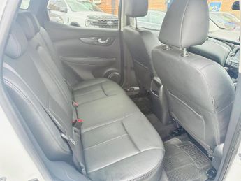 Nissan Qashqai 1.2 DIG-T N-Connecta XTRON 2WD Euro 6 (s/s) 5dr