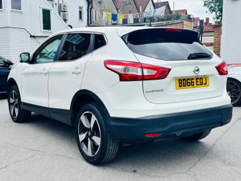 Nissan Qashqai 1.2 DIG-T N-Connecta XTRON 2WD Euro 6 (s/s) 5dr