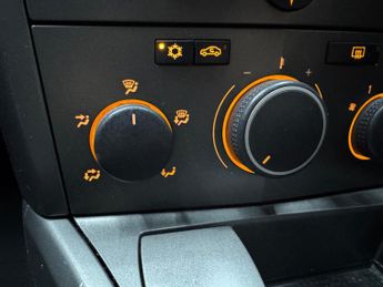 Vauxhall Astra 1.8i 16v Design 5dr