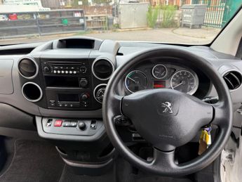 Peugeot e-Partner 49Kw SE FWD L1 H1 5dr