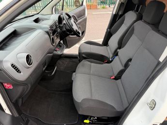 Peugeot e-Partner 49Kw SE FWD L1 H1 5dr