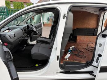 Peugeot e-Partner 49Kw SE FWD L1 H1 5dr