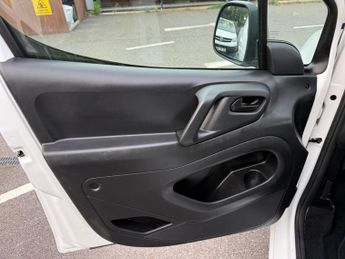 Peugeot e-Partner 49Kw SE FWD L1 H1 5dr