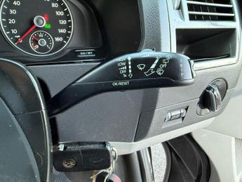 Volkswagen Transporter 2.0 BiTDI T32 Highline Kombi DSG L1 H1 4dr