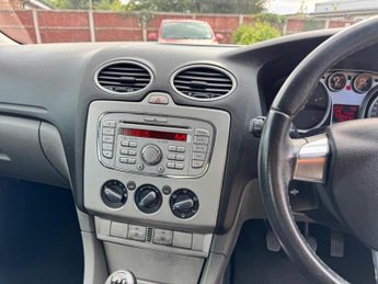 Ford Focus 1.6 Zetec 5dr