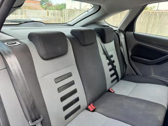 Ford Focus 1.6 Zetec 5dr