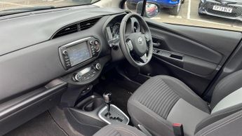 Toyota Yaris 1.5 VVT-h Design E-CVT Euro 6 (s/s) 5dr