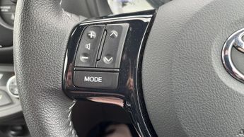 Toyota Yaris 1.5 VVT-h Design E-CVT Euro 6 (s/s) 5dr
