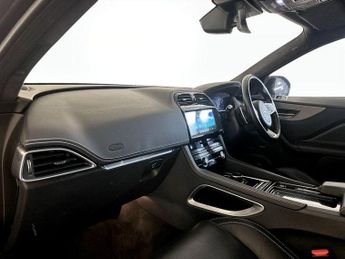 Jaguar F-PACE 2.0 P250i Chequered Flag Auto AWD Euro 6 (s/s) 5dr