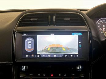 Jaguar F-PACE 2.0 P250i Chequered Flag Auto AWD Euro 6 (s/s) 5dr