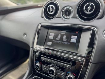 Jaguar XJ 3.0d V6 Portfolio Auto Euro 5 (s/s) 4dr (LWB)