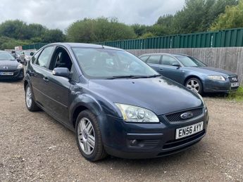 Ford Focus 1.6 Ghia 5dr
