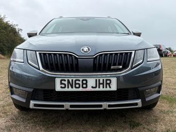 Skoda Octavia 2.0 TDI Scout DSG 4WD Euro 6 (s/s) 5dr
