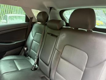 Hyundai TUCSON 2.0 CRDi Premium Auto 4WD Euro 6 5dr
